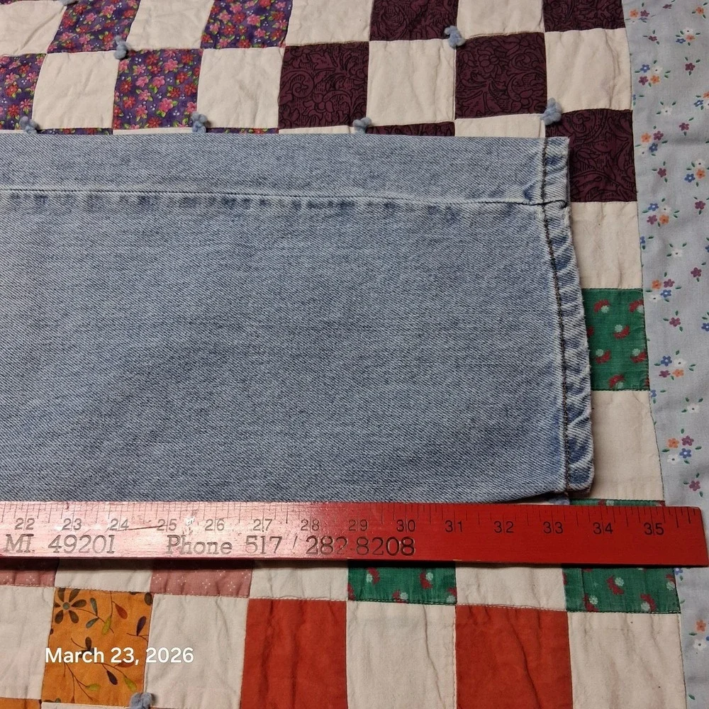 Vintage 2004 Levis 550 Blue Jeans‎ Size 36x34 Relaxed Fit Made in USA Y2K 90s